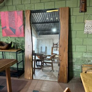 Espelho com Moldura de Madeira Centenária – Ipê Roxo